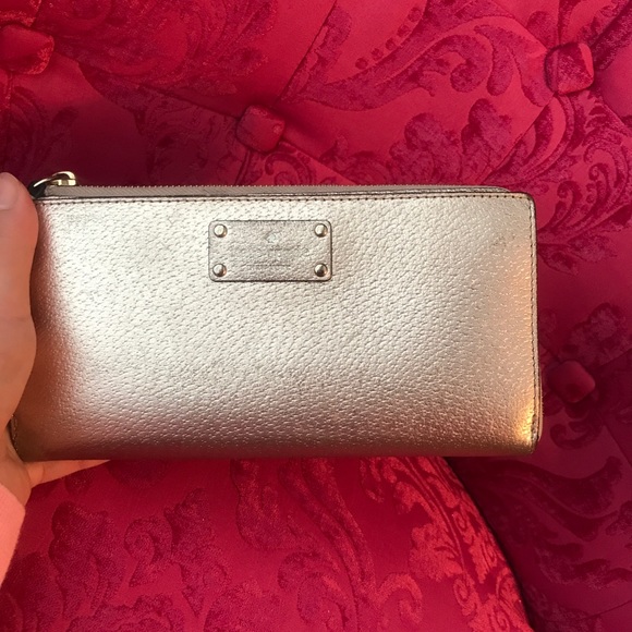 Kate Spade wristlet wallet metallic silver gold - Picture 3 of 8